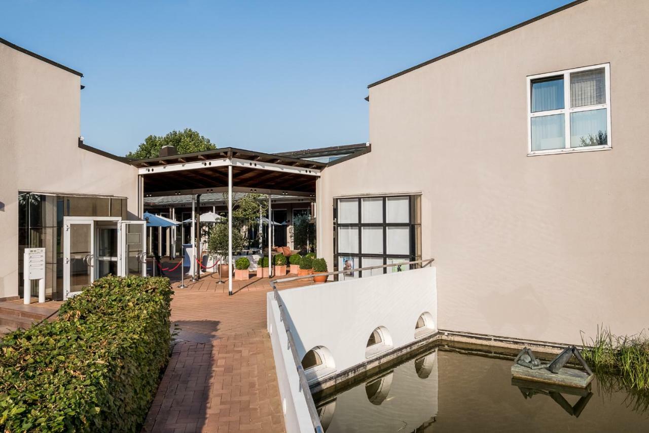 Golfhotel&Restaurant Lindenhof Bad Vilbel Exterior foto
